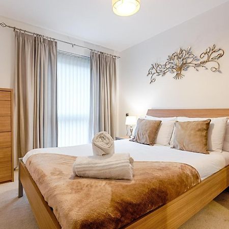 Parking, Balcony, Fully Equipped Kitchen Apartment สวอนซี ภายนอก รูปภาพ