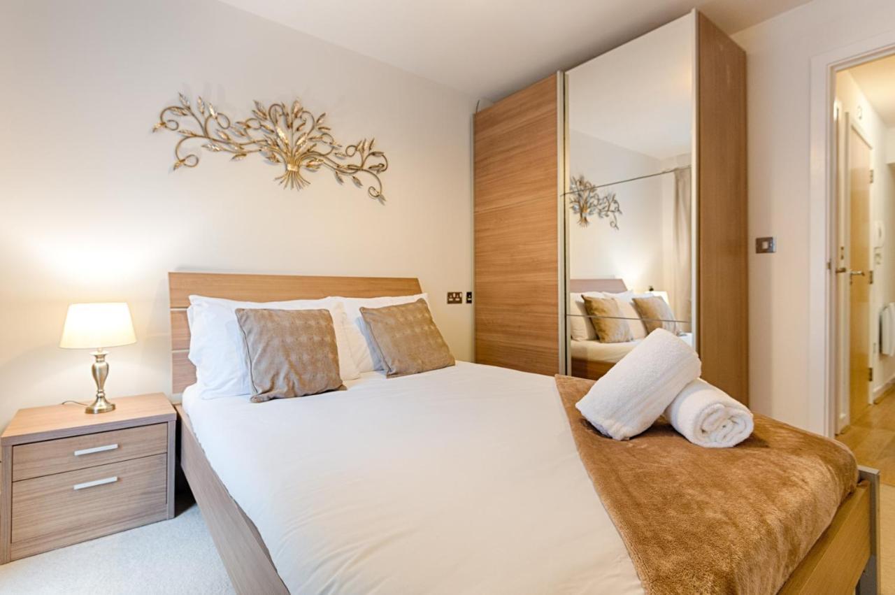 Parking, Balcony, Fully Equipped Kitchen Apartment สวอนซี ภายนอก รูปภาพ