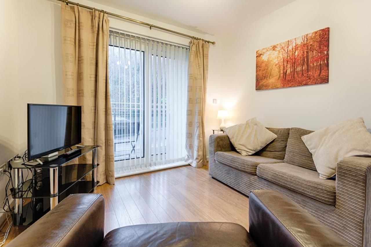 Parking, Balcony, Fully Equipped Kitchen Apartment สวอนซี ภายนอก รูปภาพ